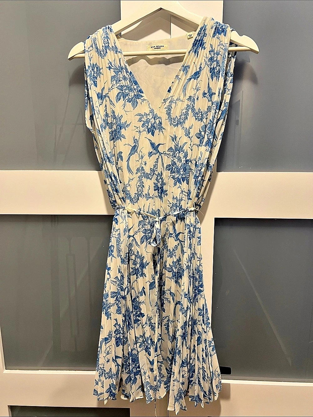 Max Studio Floral Midi Dress in Blue & White Size Small Like New